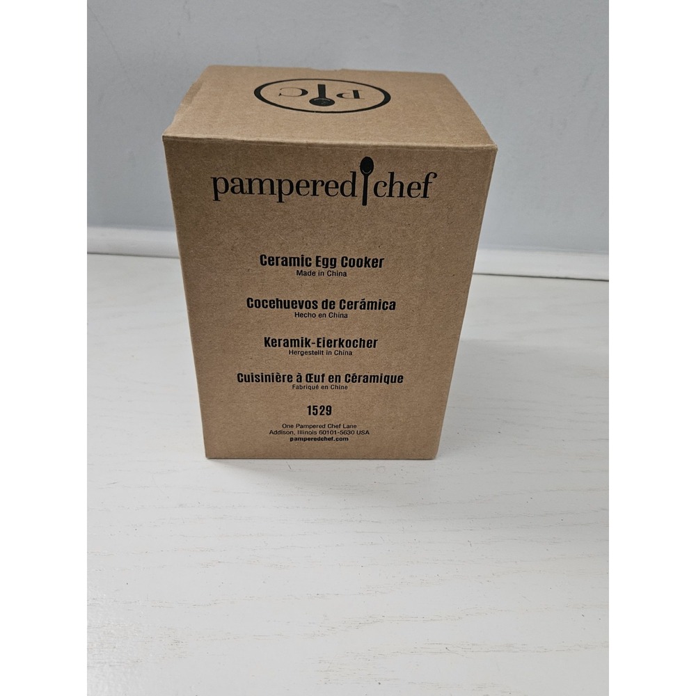 Pampered‎ Chef Ceramic Microwave Egg Cooker W/Lid Silicone Sleeve #1529 Open Box